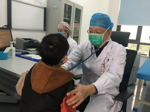 線上便捷問診，線下安心看牙 口腔診療服務的雙重保障